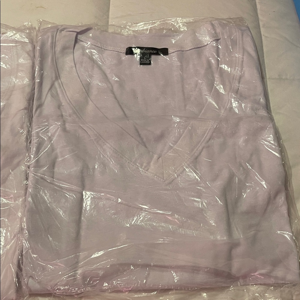 Ambiance White Long Sleeve V-Neck T-Shirt Lg NWT - Picture 1 of 6
